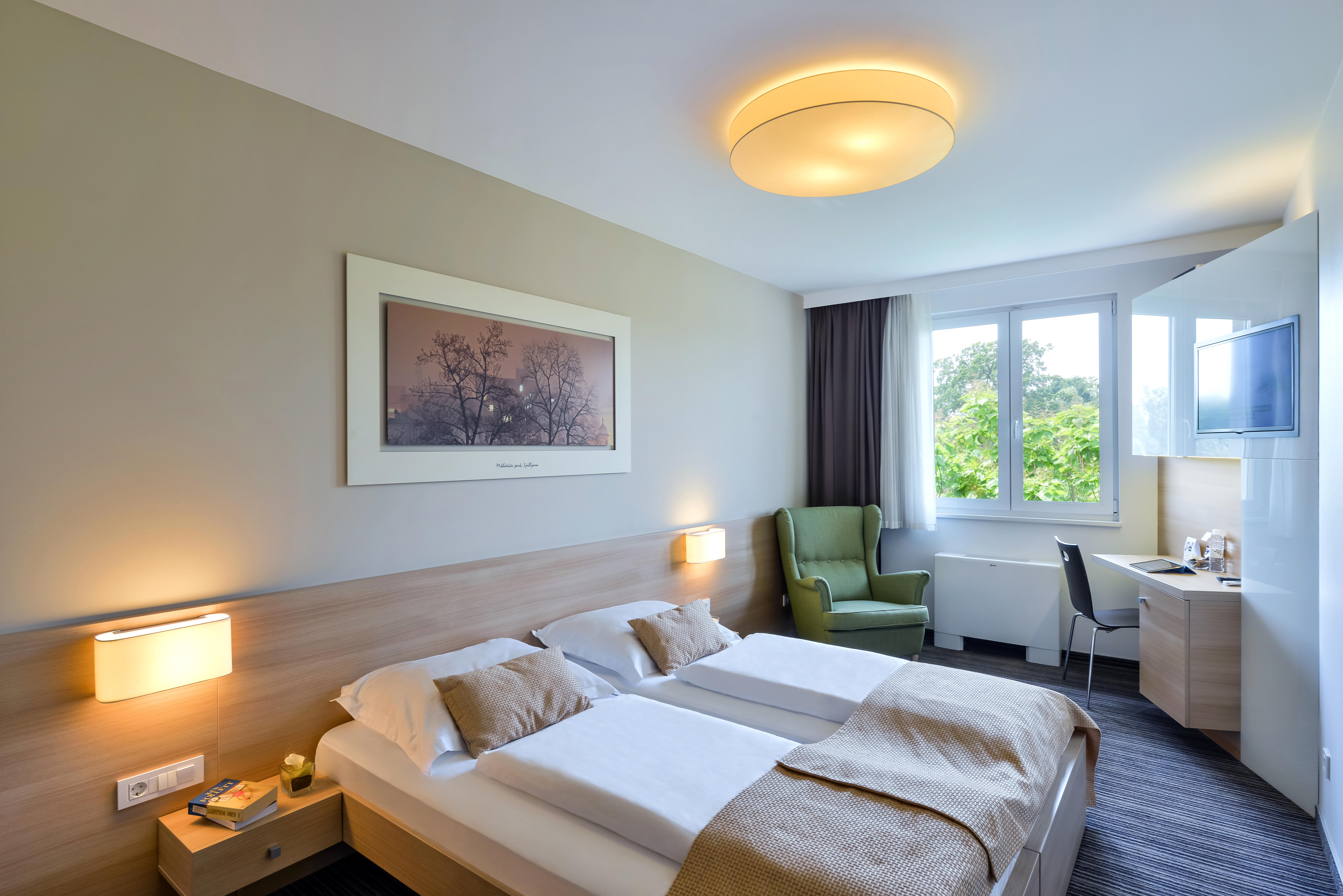 Ahotel Hotel 4*