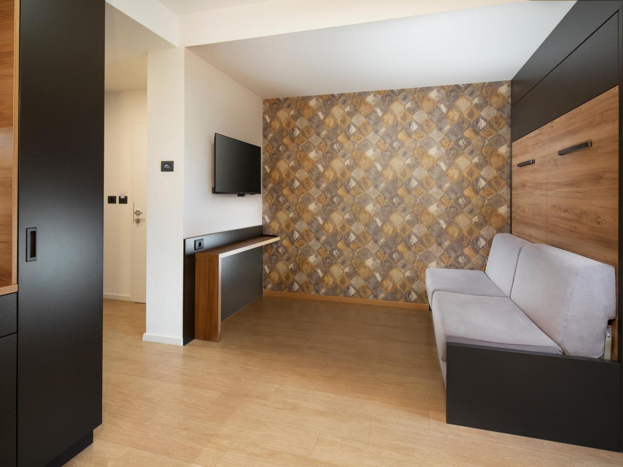Ahotel Hotel
