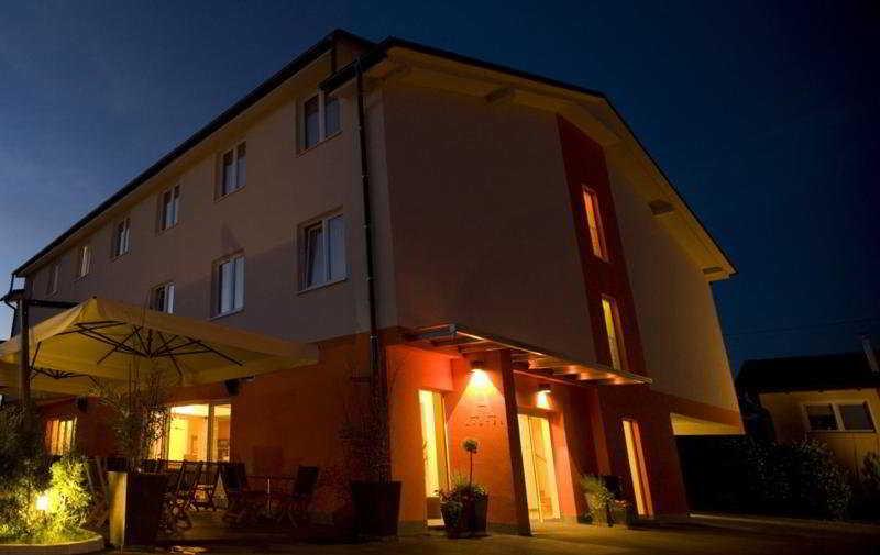 Ahotel Hotel 4*