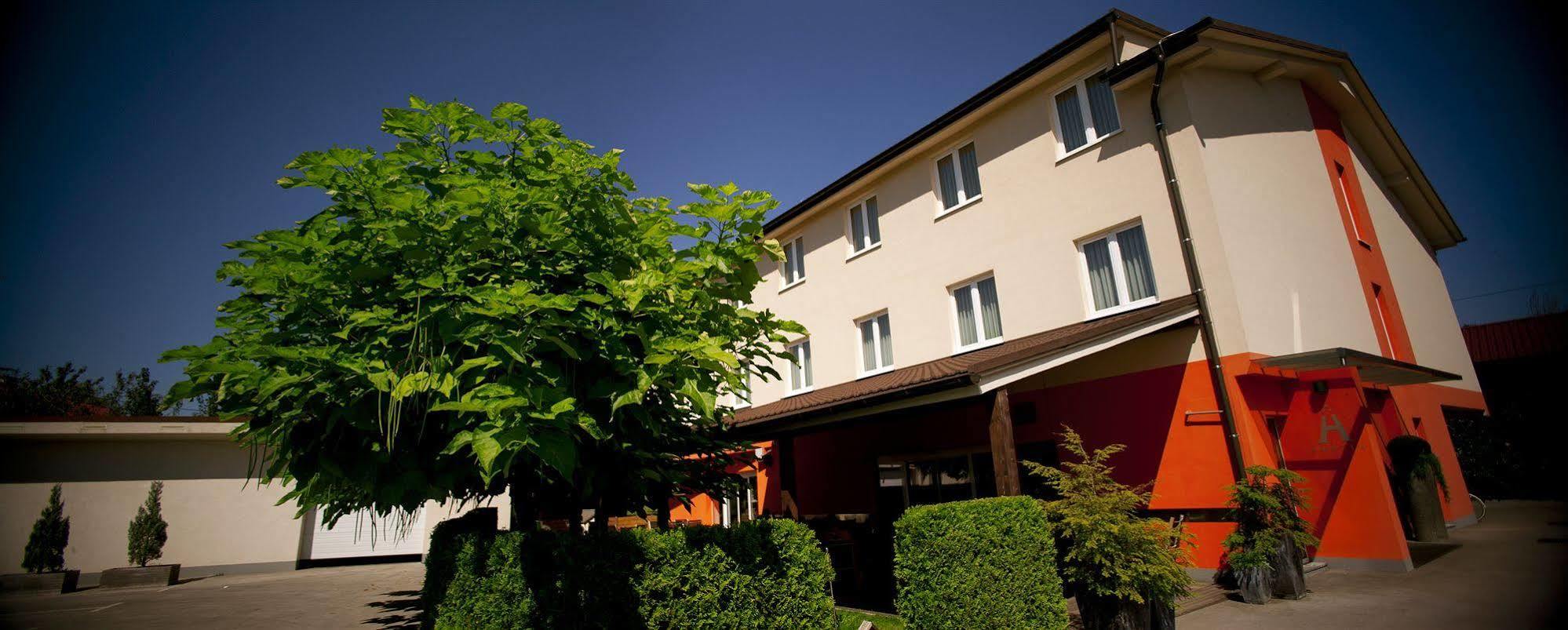 Ahotel 4*