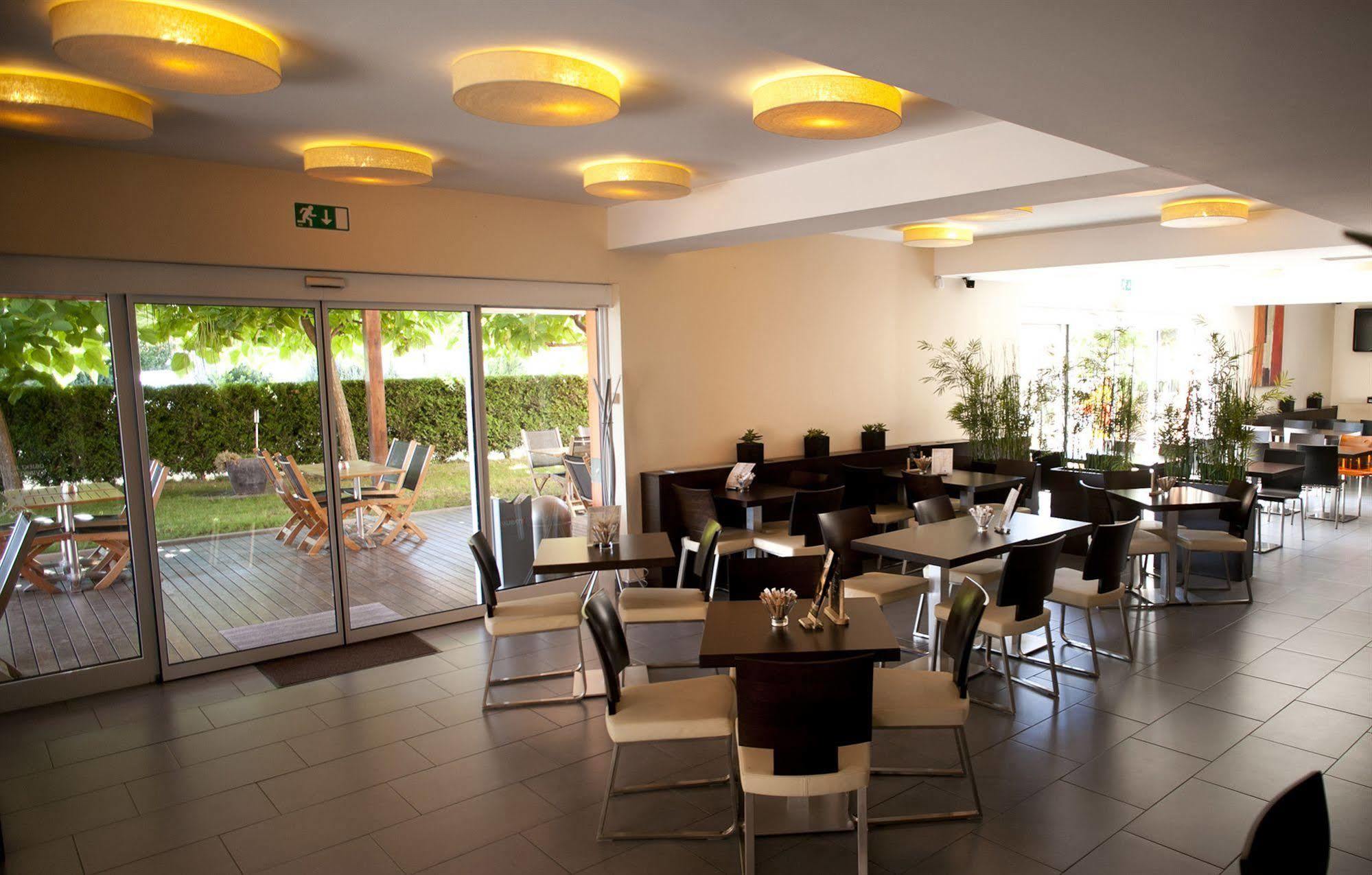 Ahotel Hotel